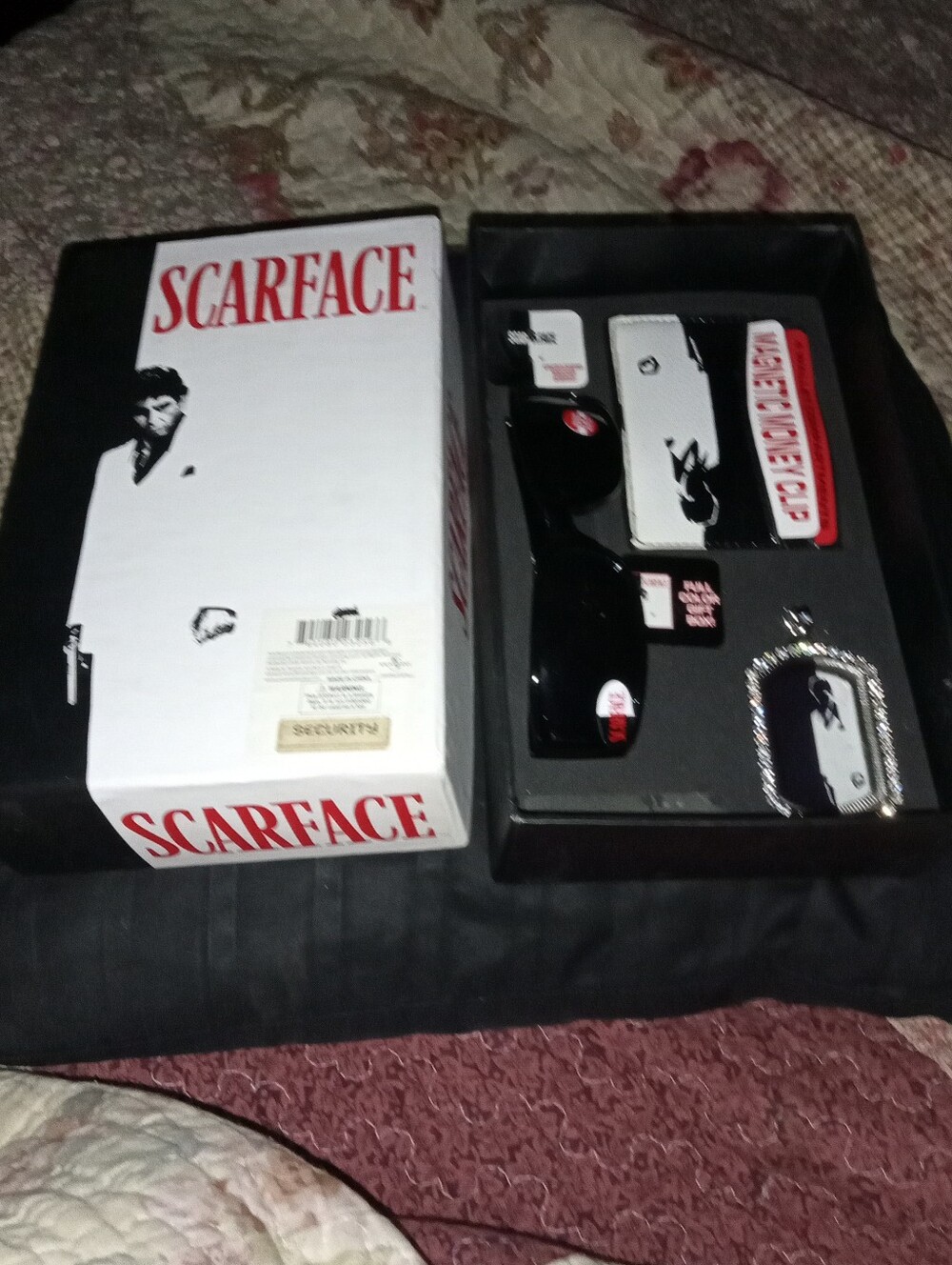 VHTF MIB Scarface Gift Box Set Sunglasses Wallet & Necklace - Picture 3 of 10